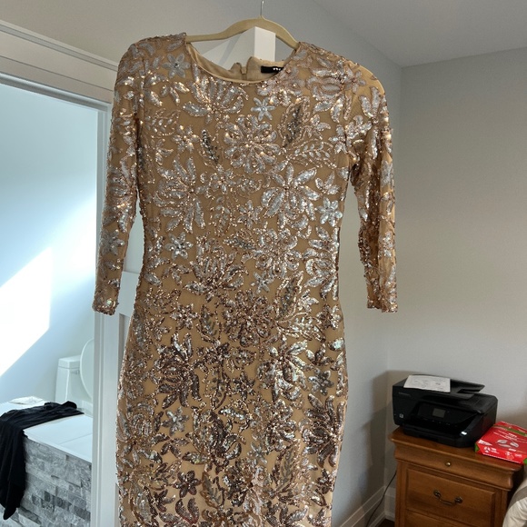 Gold mini dress - Picture 1 of 5